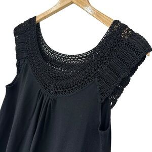 Cable & Gauge Black Crochet-Yoke Sleeveless Top, M